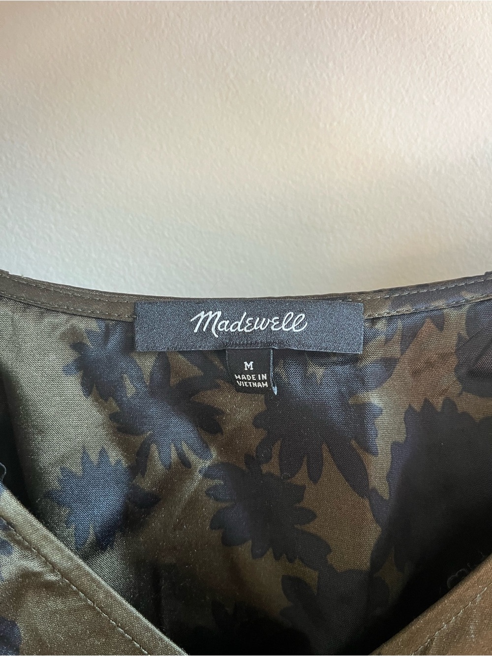 Madewell Shirred Puff-Sleeve Top in Satin Mossy Umber - Picture 9 of 10